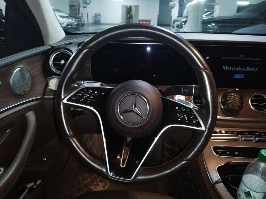 Mercedes-Benz E-Class — миниатюра 15
