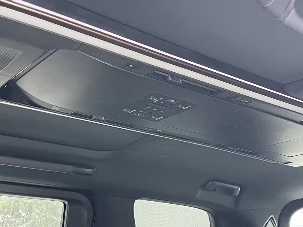 Toyota Vellfire — миниатюра 13