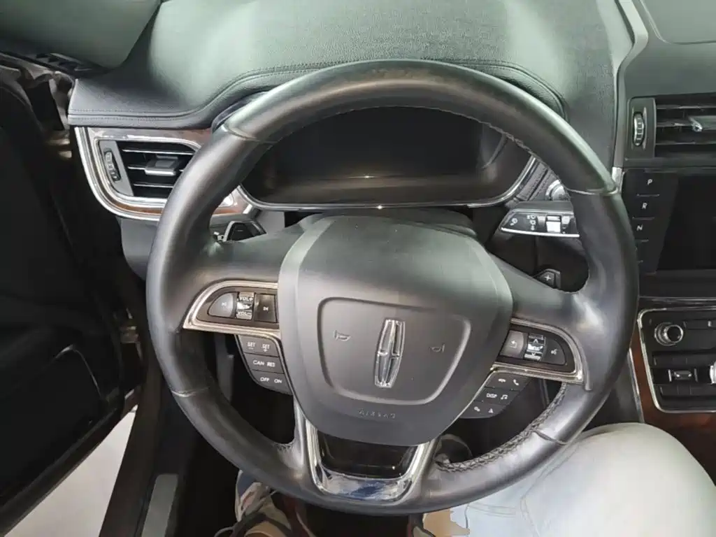 Lincoln Continental — миниатюра 11