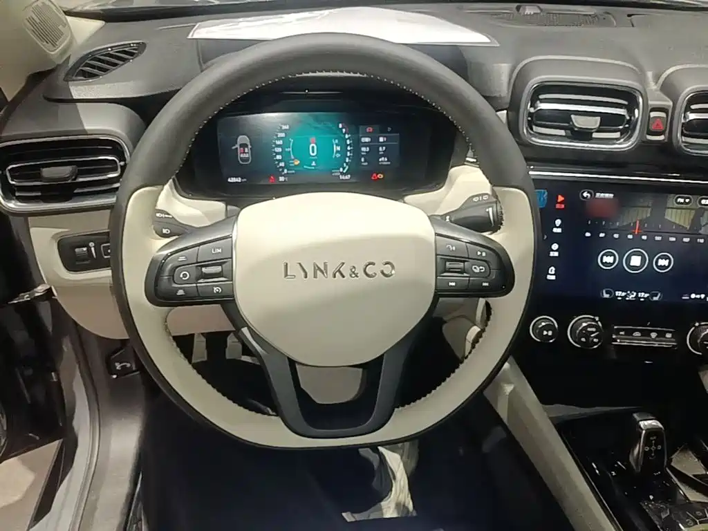 Lynk & Co 02 — миниатюра 11