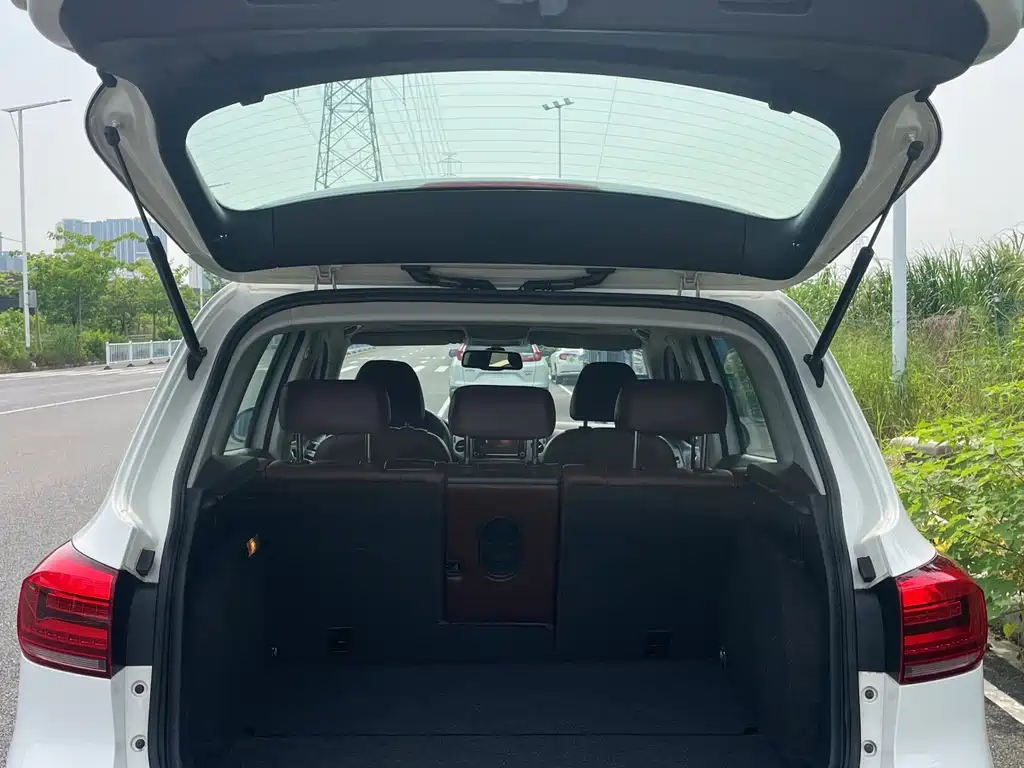 Volkswagen Tiguan — миниатюра 24