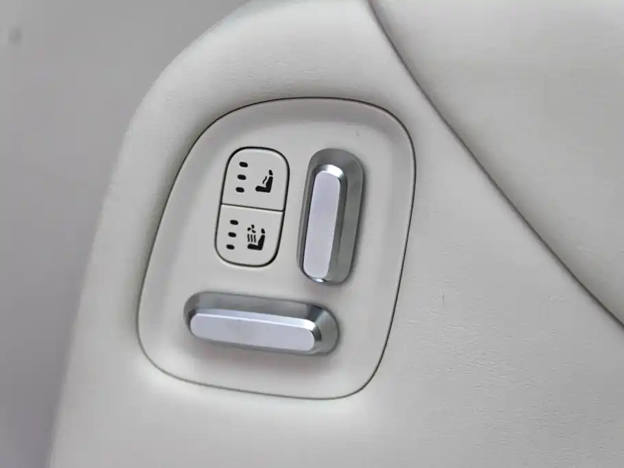 Li Auto Li MEGA — миниатюра 33