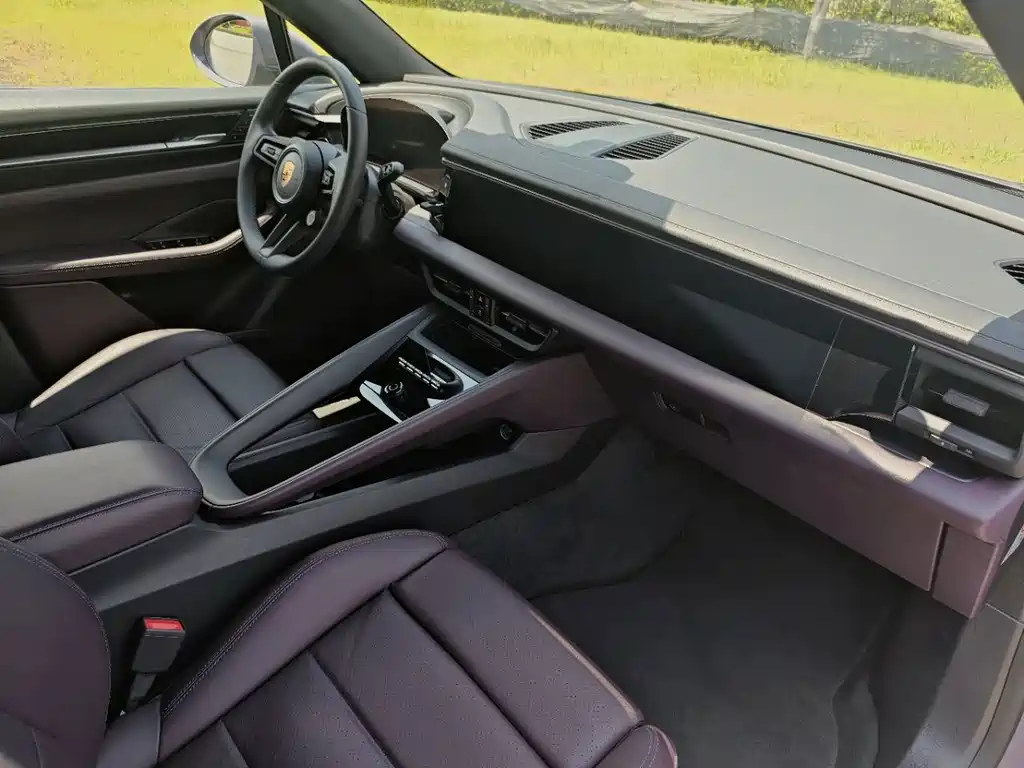 Porsche Macan EV — миниатюра 11
