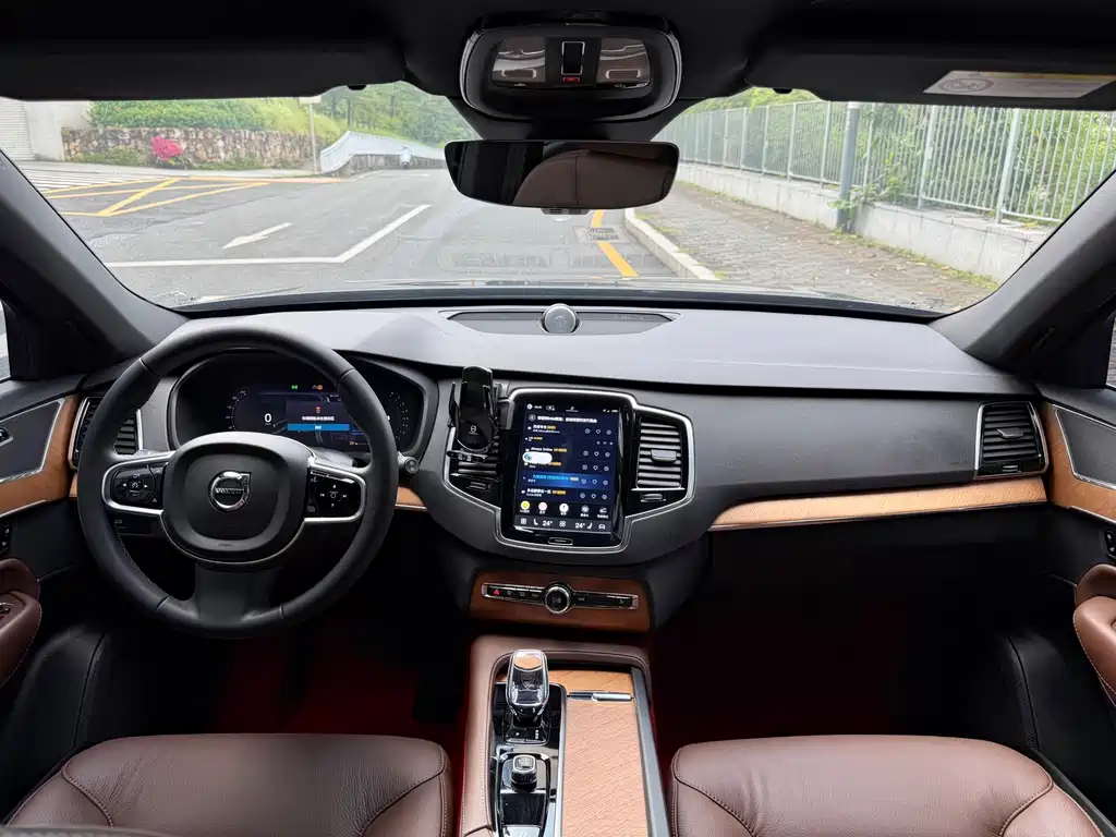 Volvo XC90 — миниатюра 12