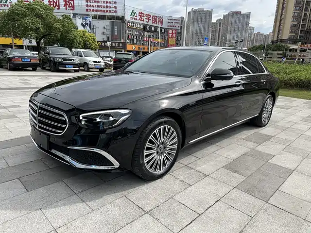 MERCEDES BENZ E CLASS