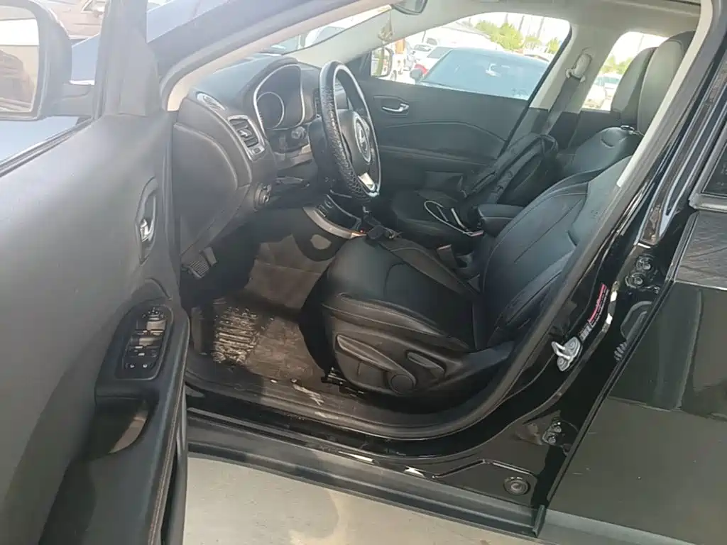 Jeep Compass — миниатюра 16