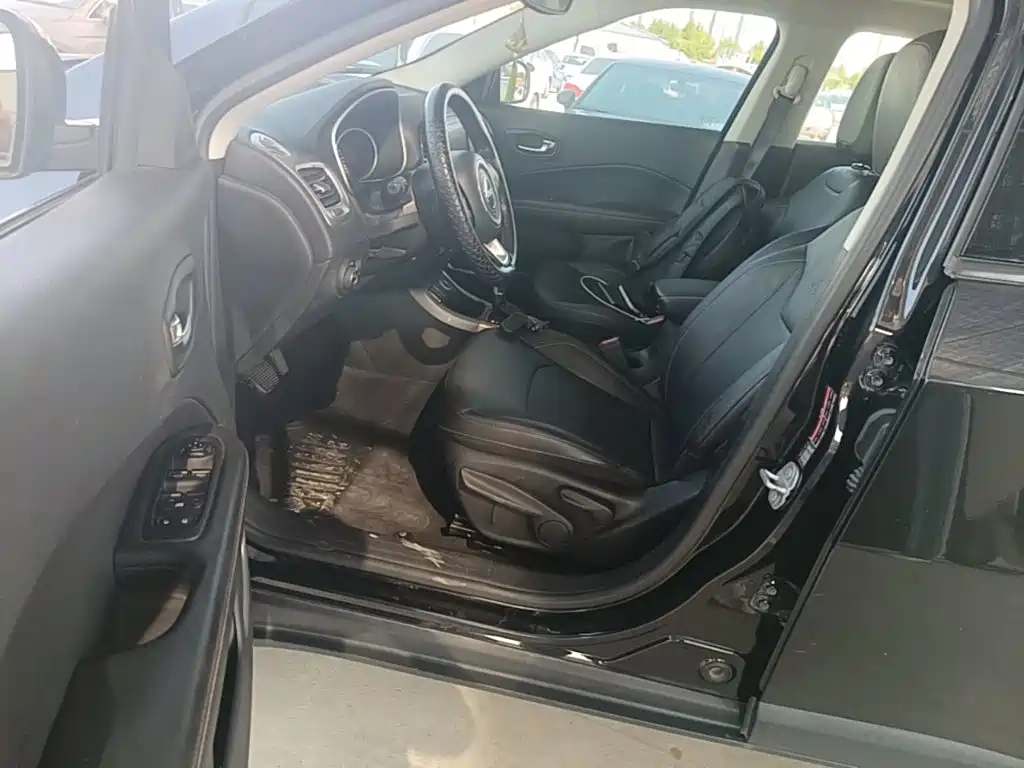 Jeep Compass — миниатюра 15