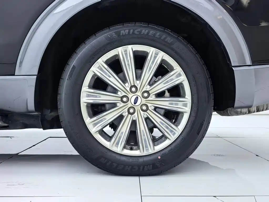 Ford Explorer — миниатюра 24