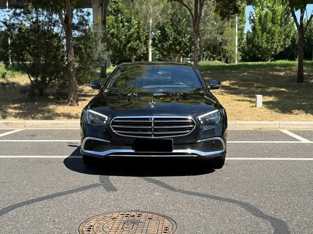 Mercedes-Benz E-Class — миниатюра 2