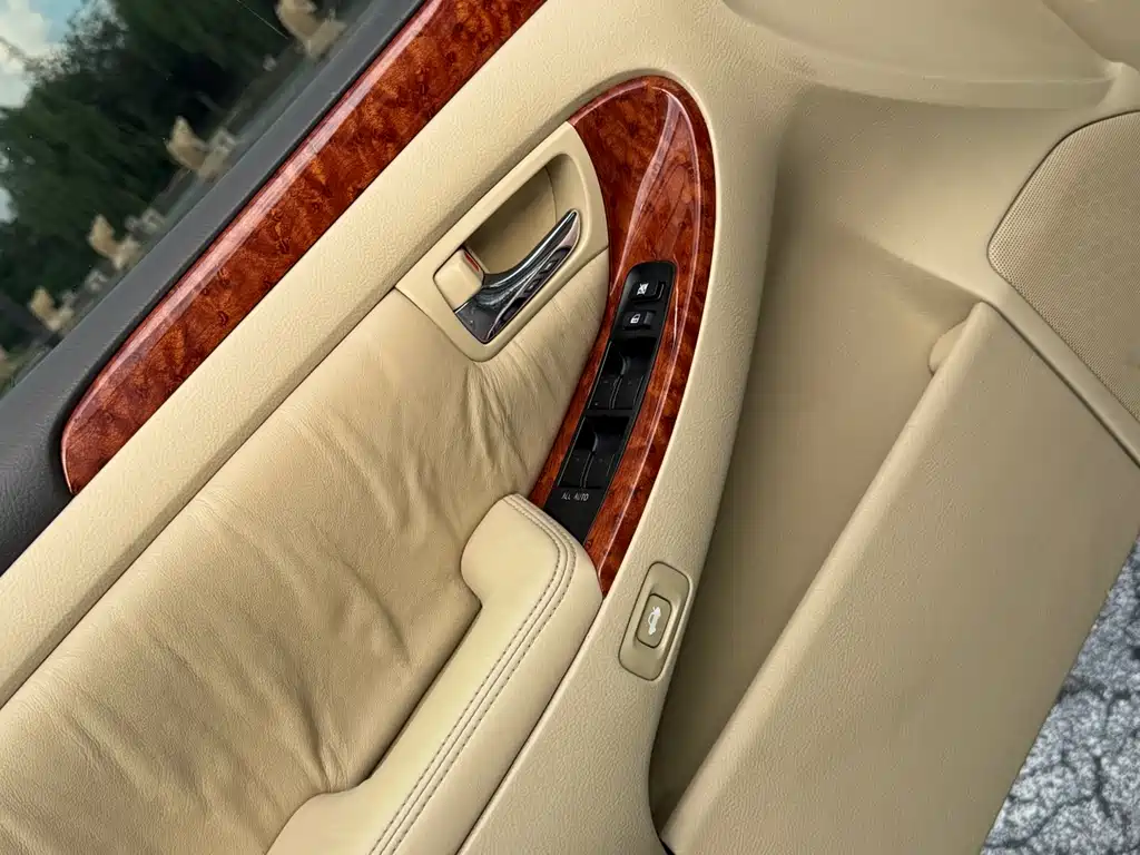 Toyota Crown — миниатюра 24