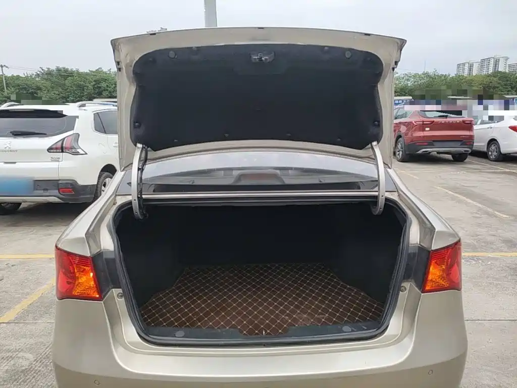 Roewe 350 — миниатюра 18