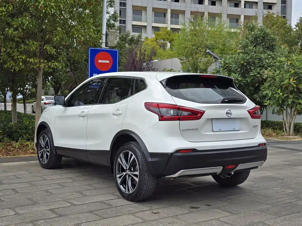 Nissan Qashqai — миниатюра 8