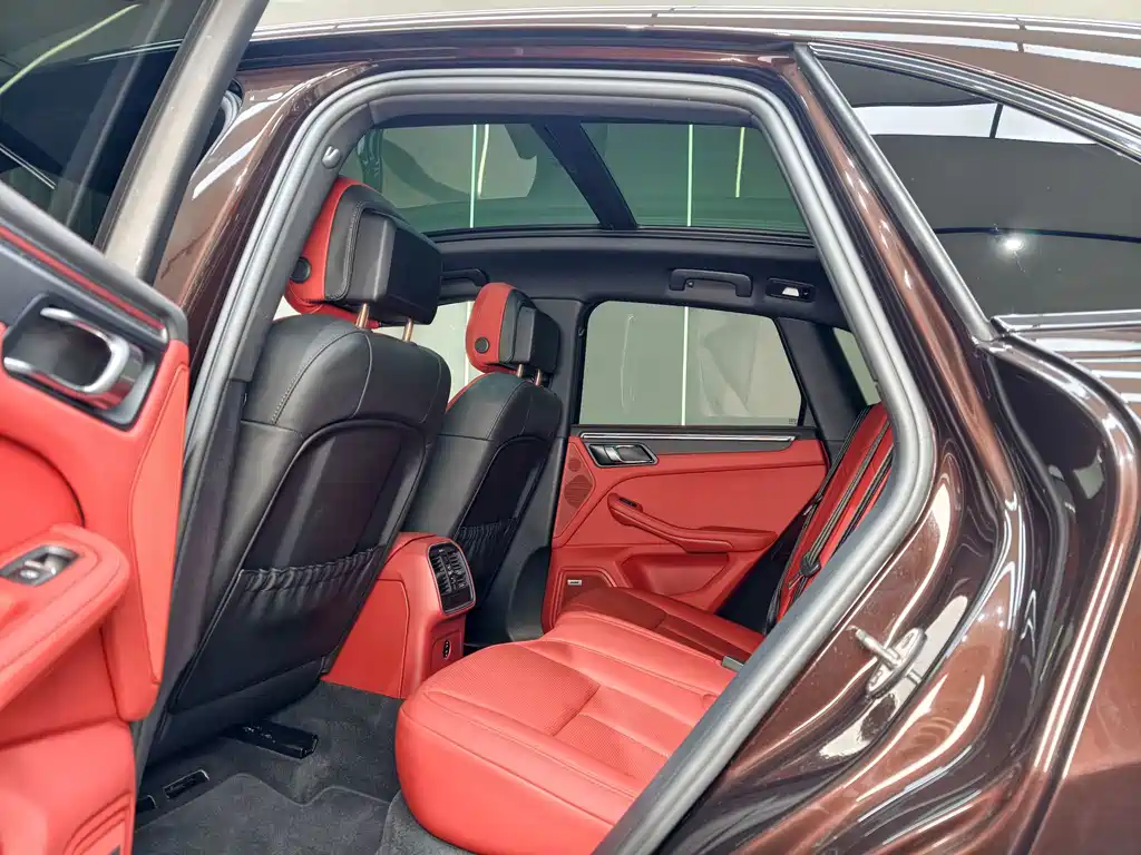 Porsche Macan — миниатюра 9