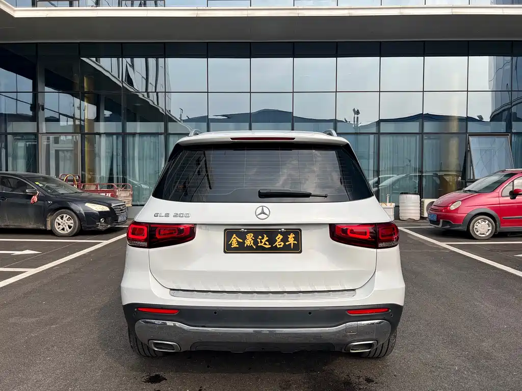 Mercedes-Benz GLB — миниатюра 8