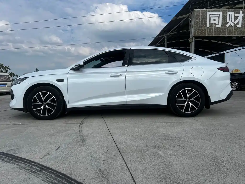 BYD Qin L — миниатюра 5