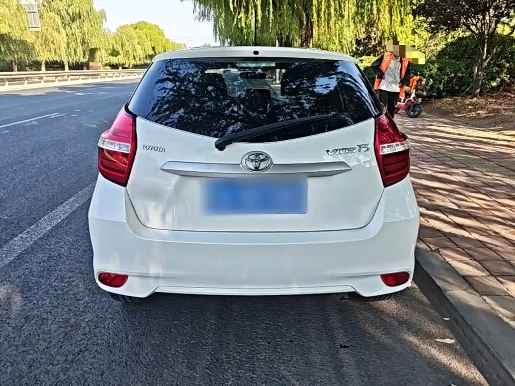 Toyota Vios FS — миниатюра 6