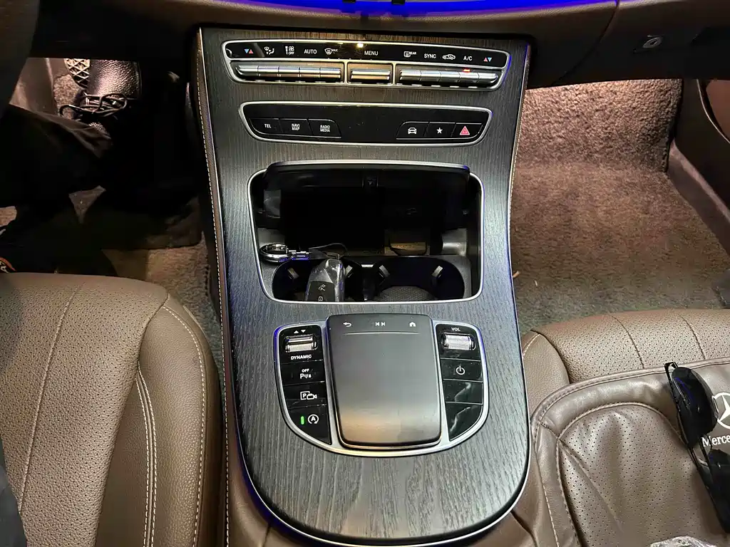 MERCEDES-BENZ E CLASS