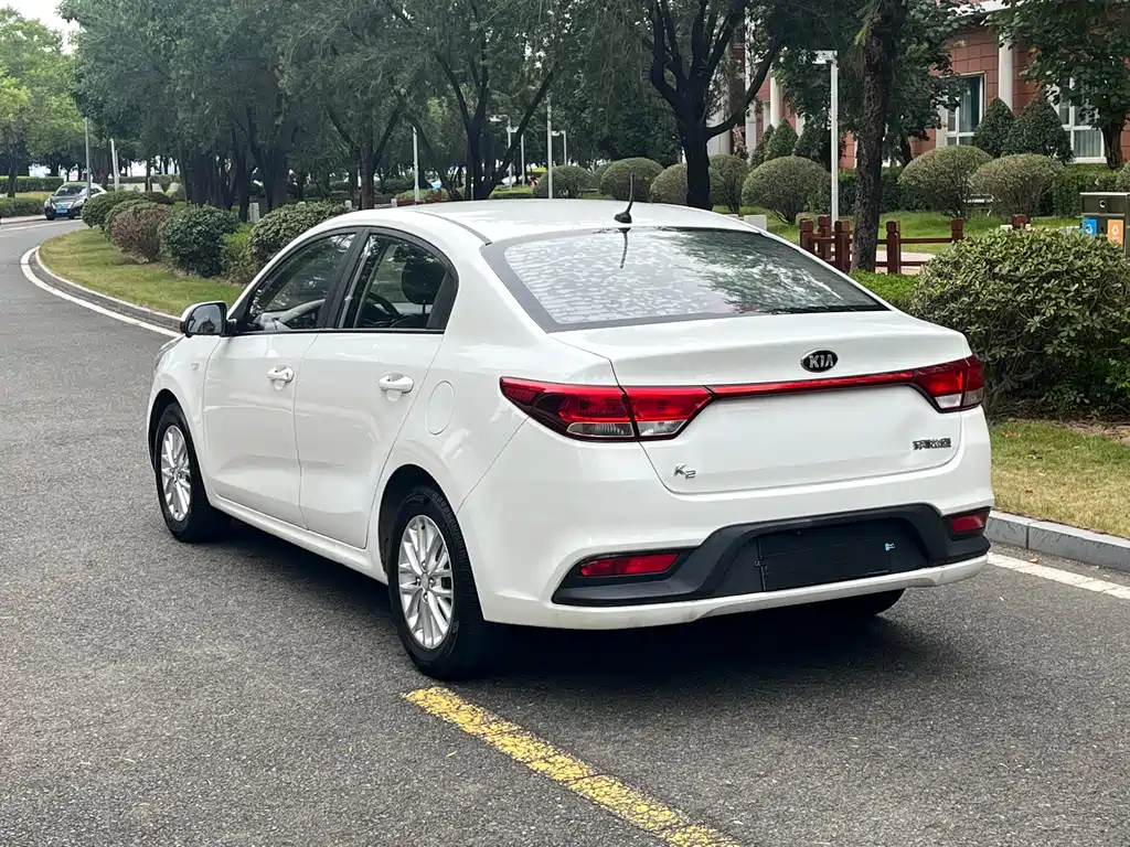 KIA K2