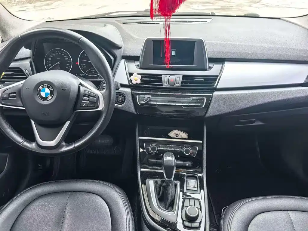 BMW 2 Series Active Tourer — миниатюра 4