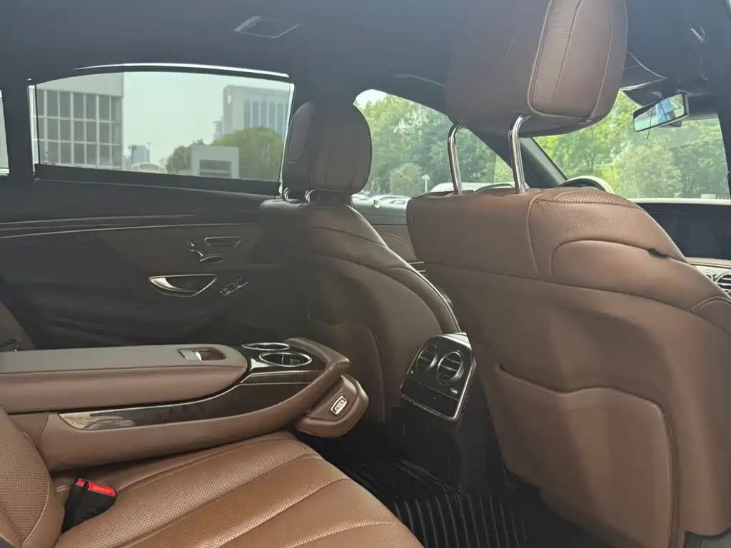 Mercedes-Benz S-Class — миниатюра 12