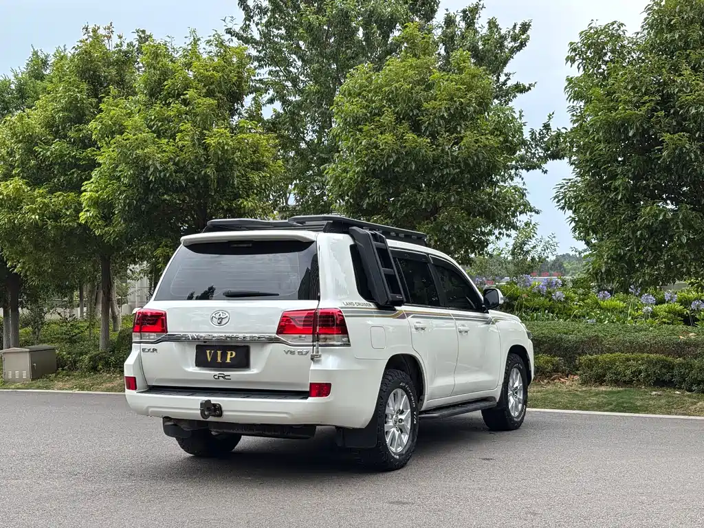 Toyota Land Cruiser 2018 5.7L