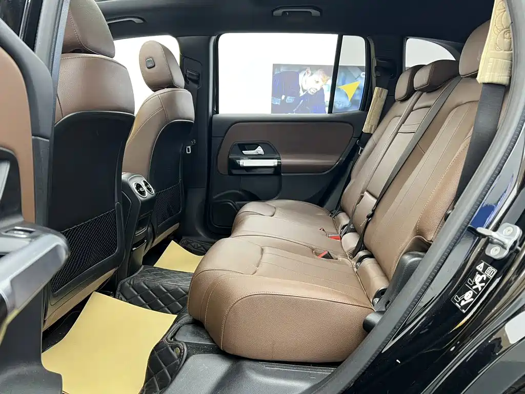 Mercedes-Benz GLB — миниатюра 35