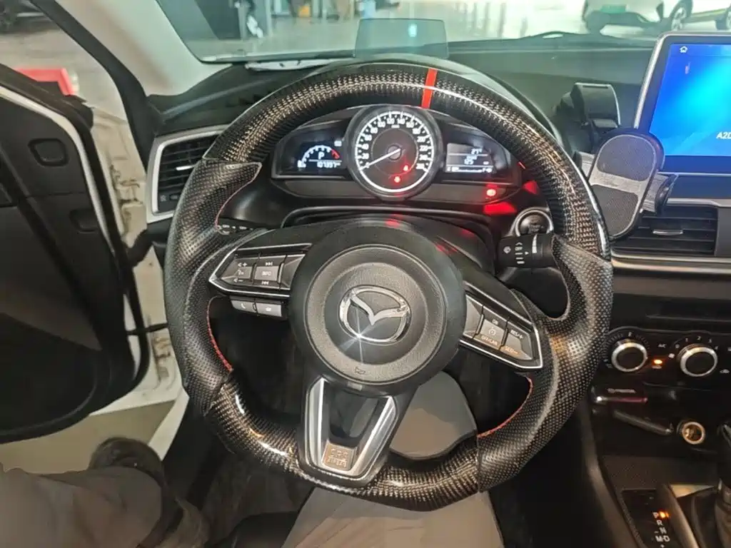 Mazda 3 Axela — миниатюра 11
