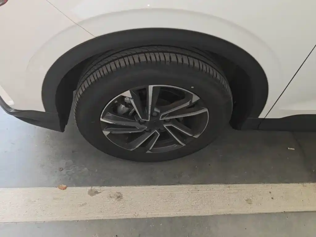 Geely Binyue — миниатюра 23