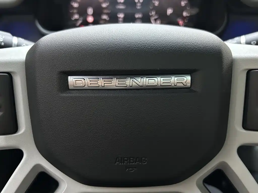 Land Rover Defender — миниатюра 27