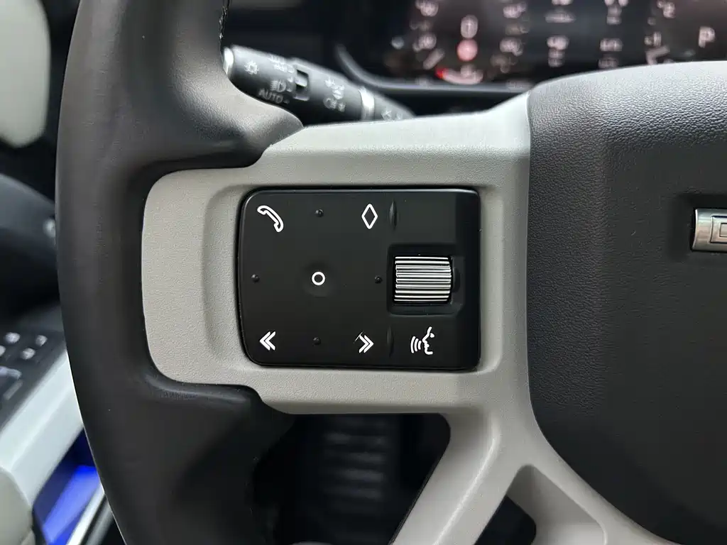 Land Rover Defender — миниатюра 26