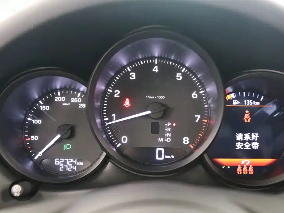 Porsche Macan — миниатюра 7