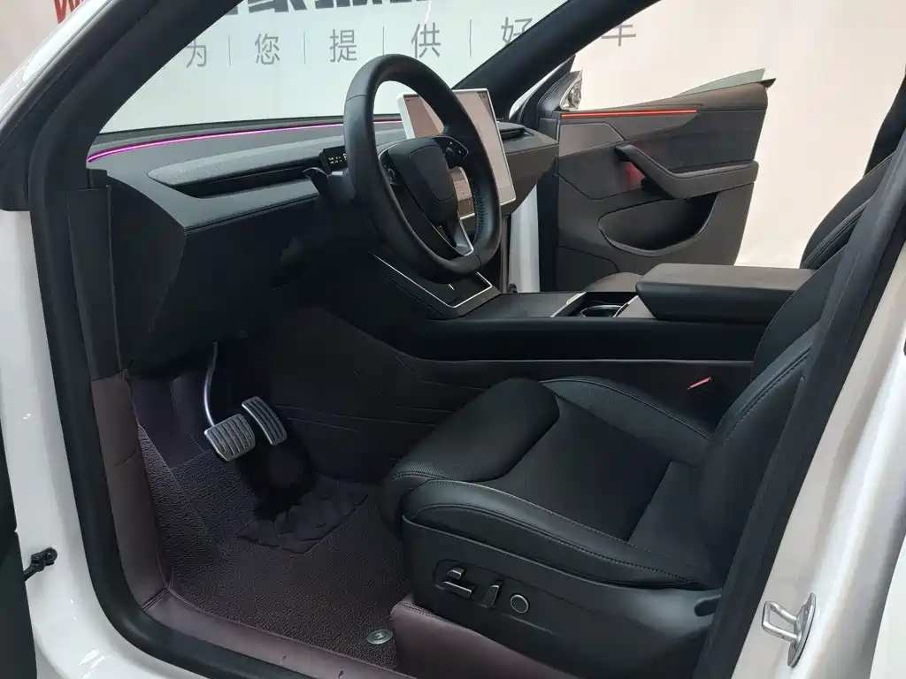Tesla Model Y L — миниатюра 4