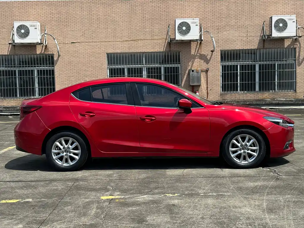 Mazda 3 Axela Sedan 1.5L Auto Luxury Type China V, фото 4