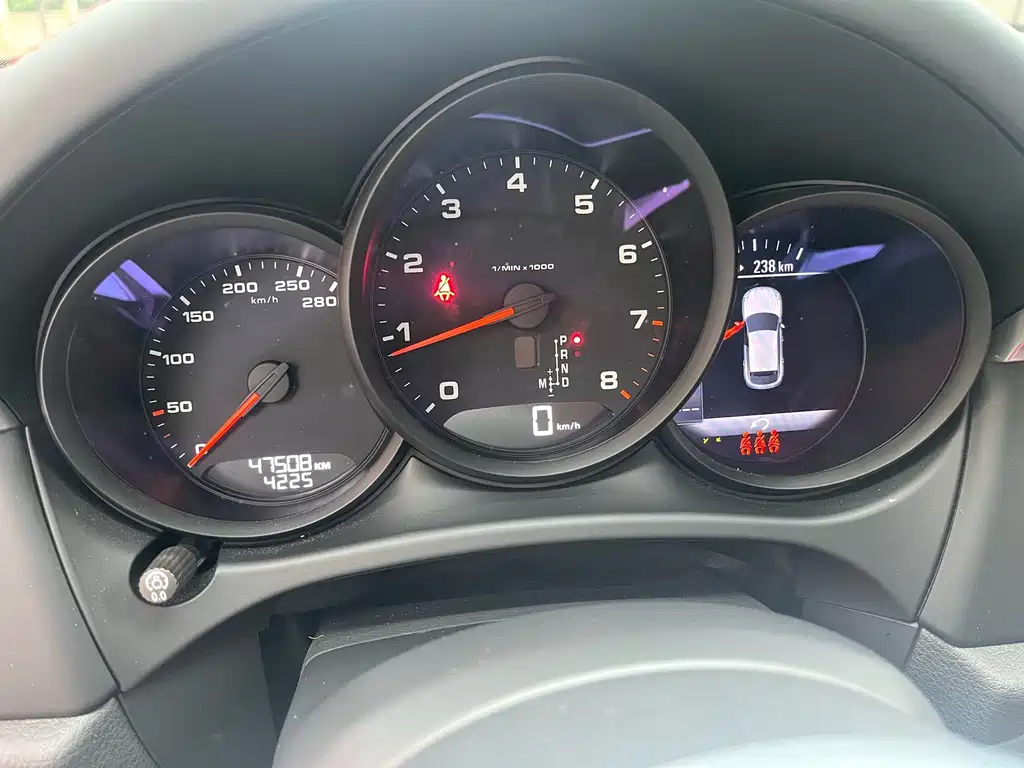 Porsche Macan — миниатюра 17