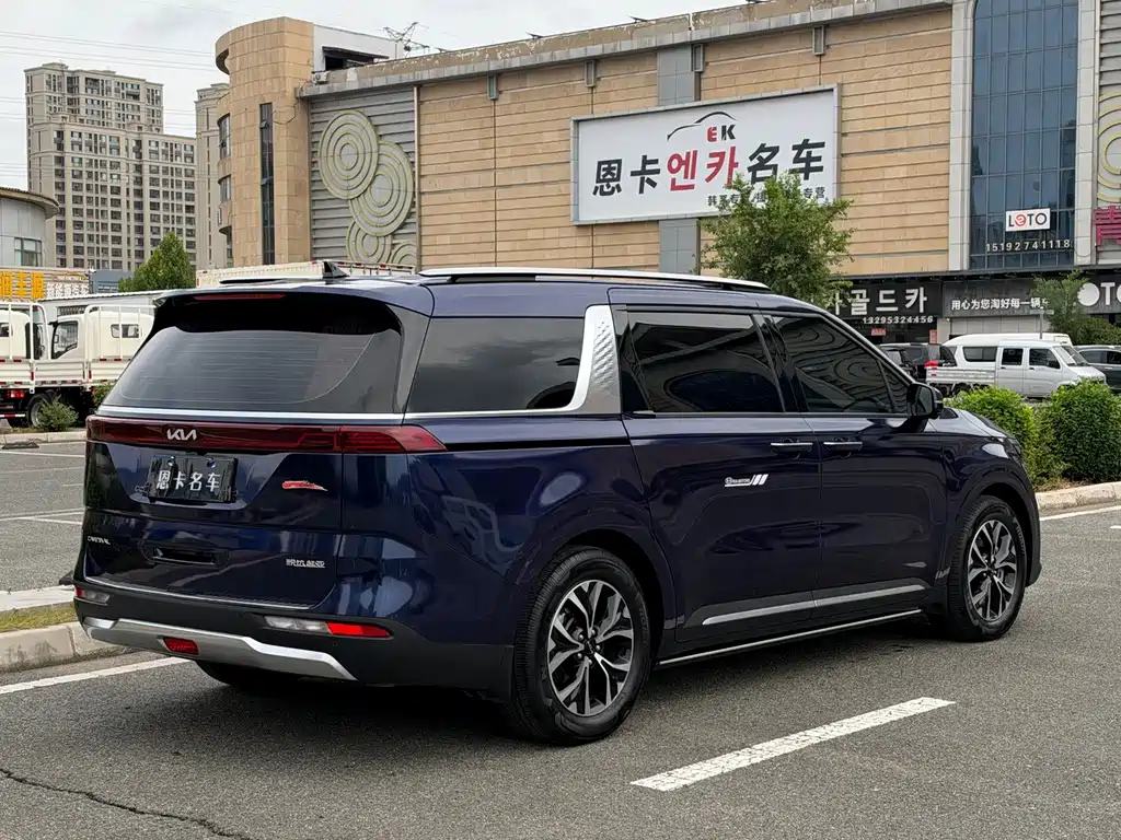 Kia Carnival — миниатюра 6