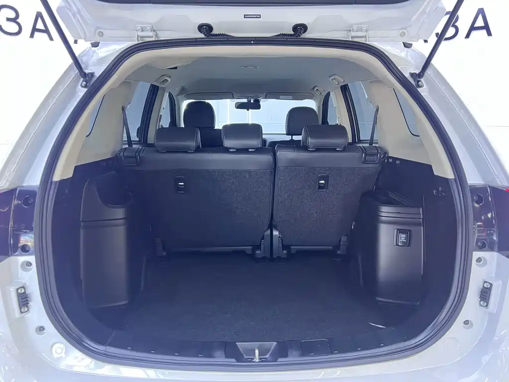 Mitsubishi Outlander — миниатюра 16