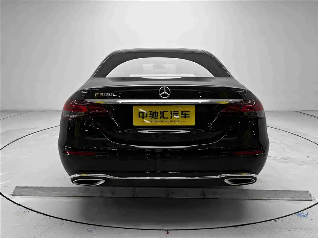Mercedes-Benz E-Class — миниатюра 5