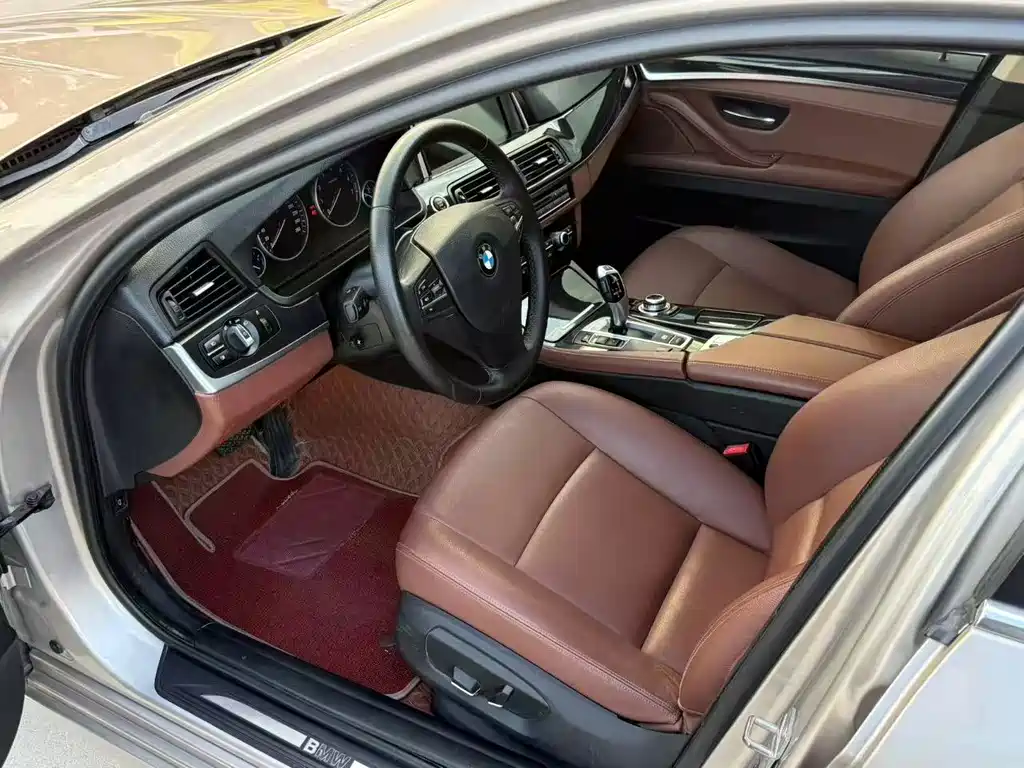 BMW 5 Series — миниатюра 4