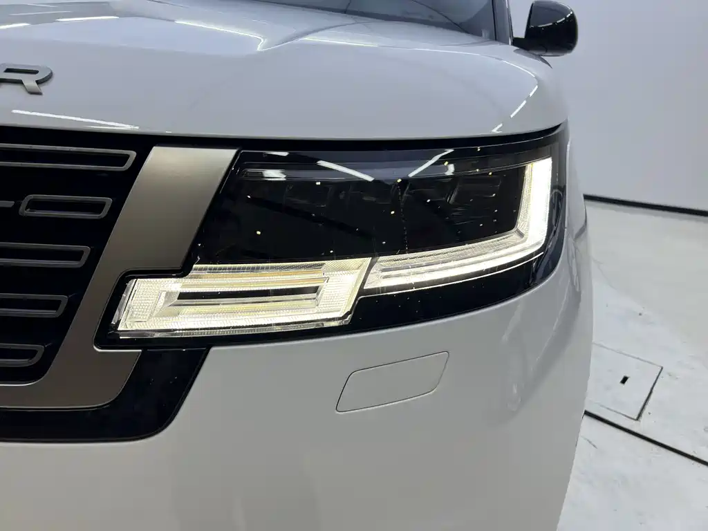 Land Rover Range Rover 2023 3.0 L6 360PS