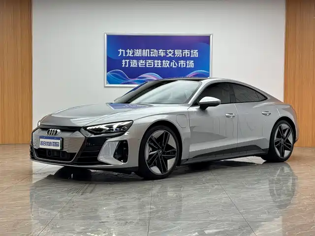 Audi e-tron GT 2023 Base — фото 1