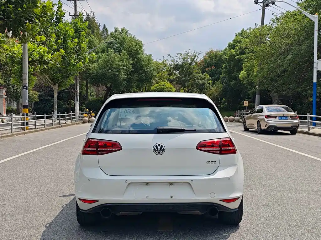 Volkswagen Golf GTI — миниатюра 8