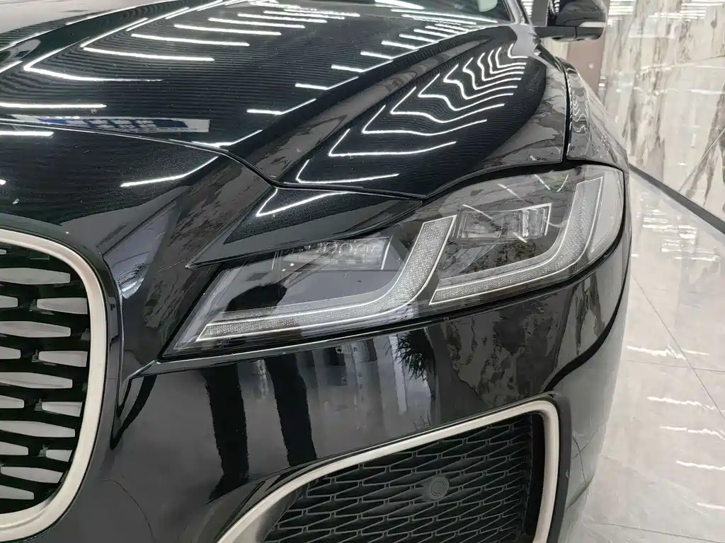 Jaguar XFL — миниатюра 3