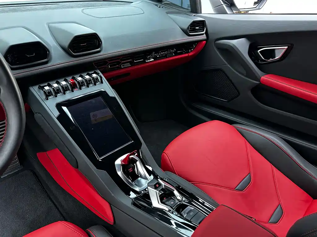 LAMBORGHINI HURACÁN