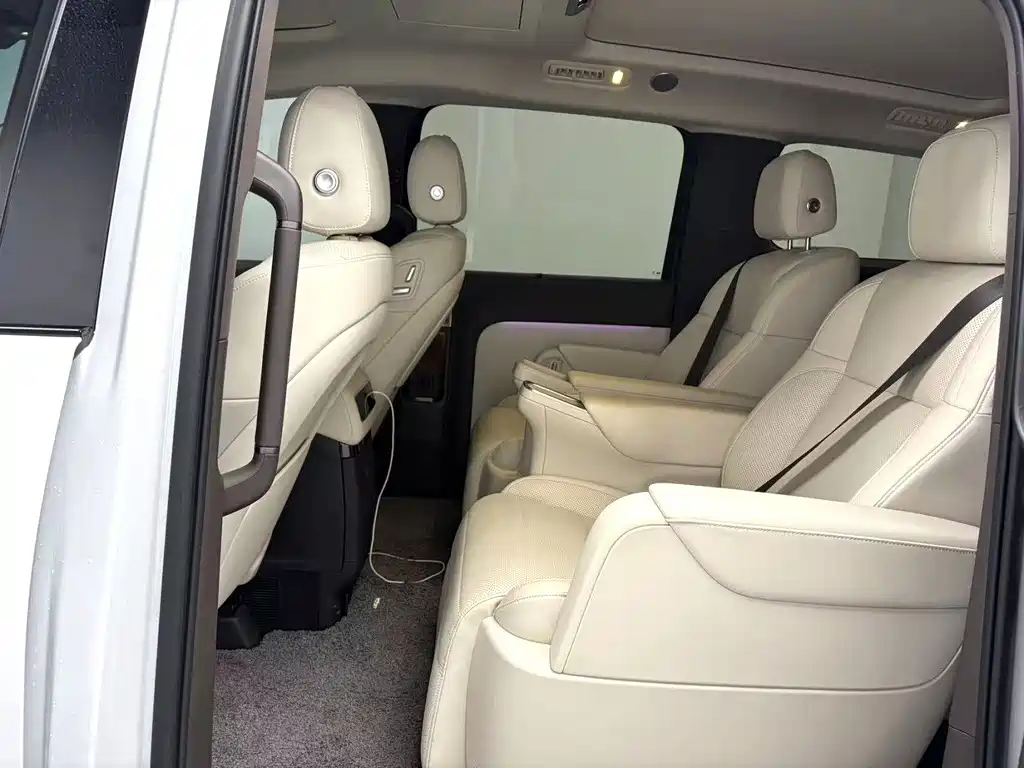 Li Auto MEGA 2024 Ultra