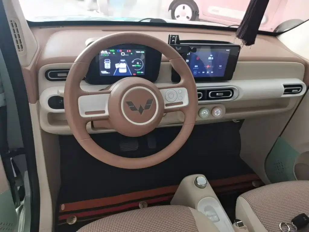 Wuling MINIEV — миниатюра 10