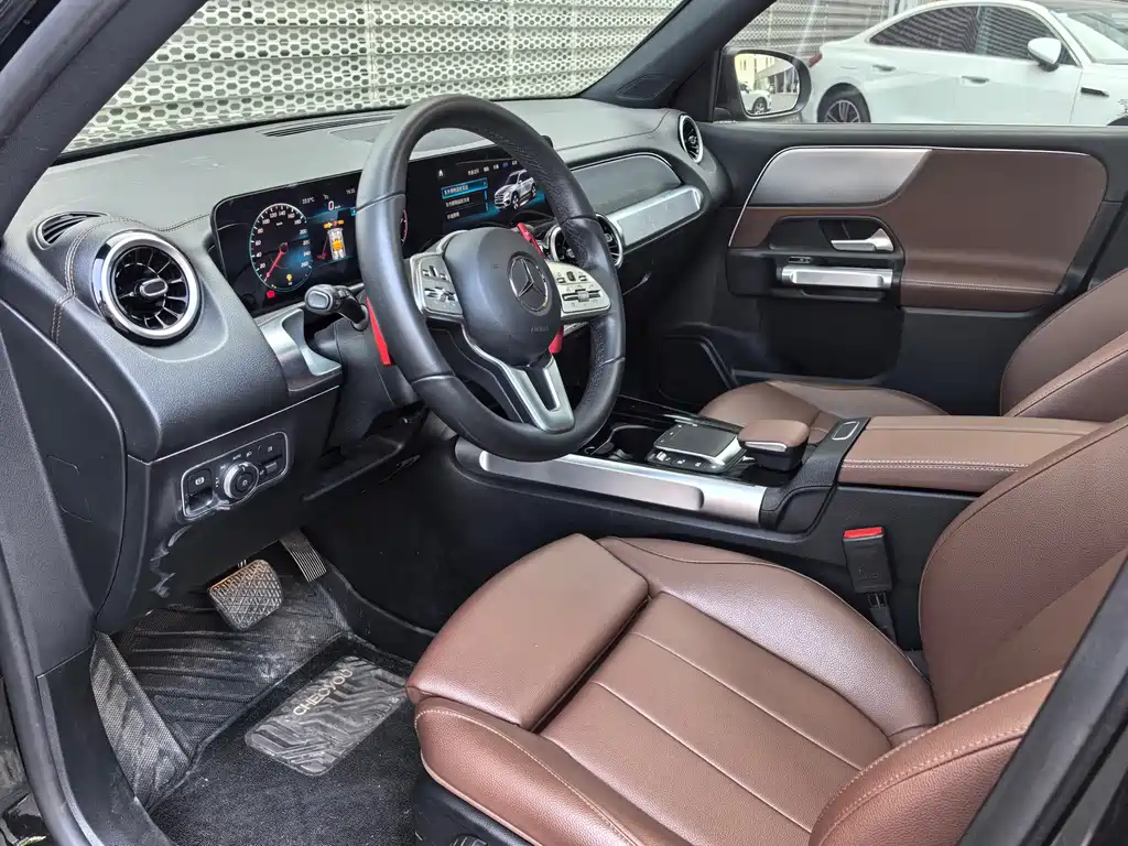 Mercedes-Benz GLB — миниатюра 10