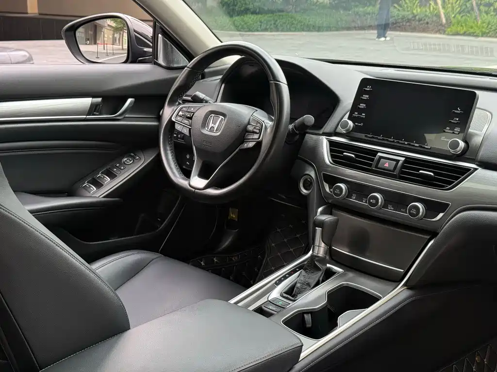 Honda Accord 2018 260TURBO Luxury VI