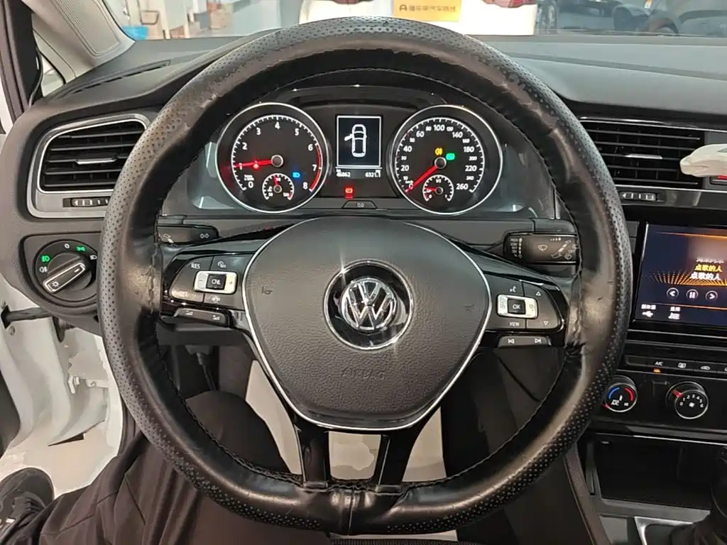 Volkswagen Golf — миниатюра 11