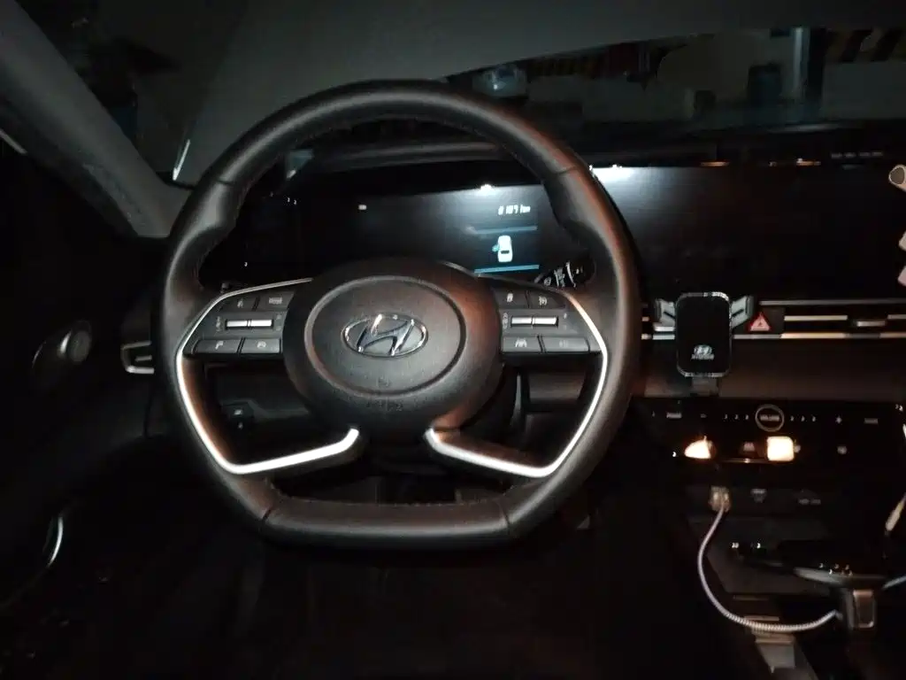 Hyundai Elantra — миниатюра 6