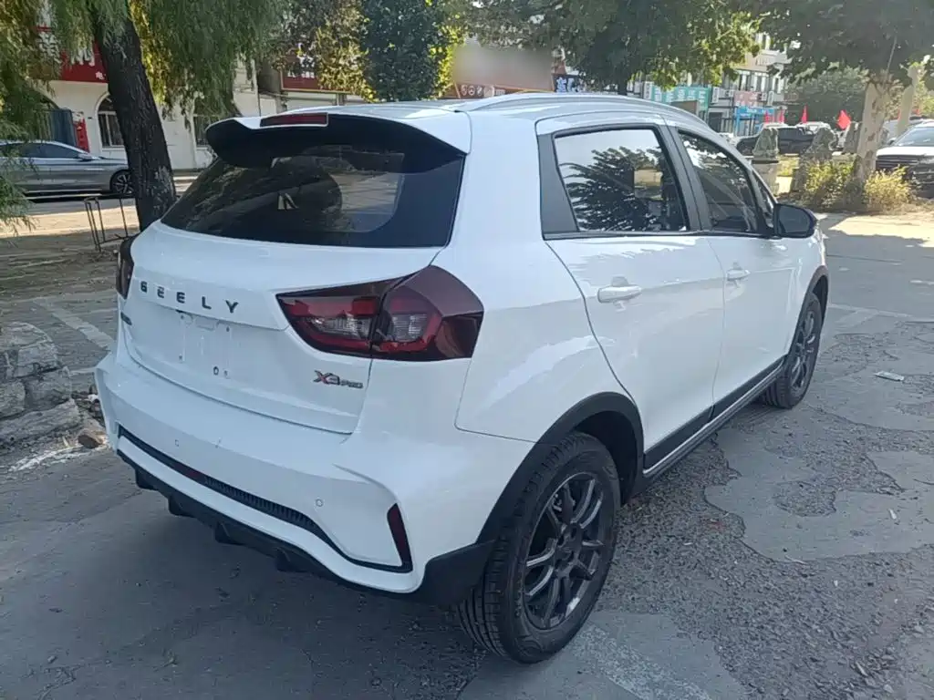 Geely Vision X3 — миниатюра 7